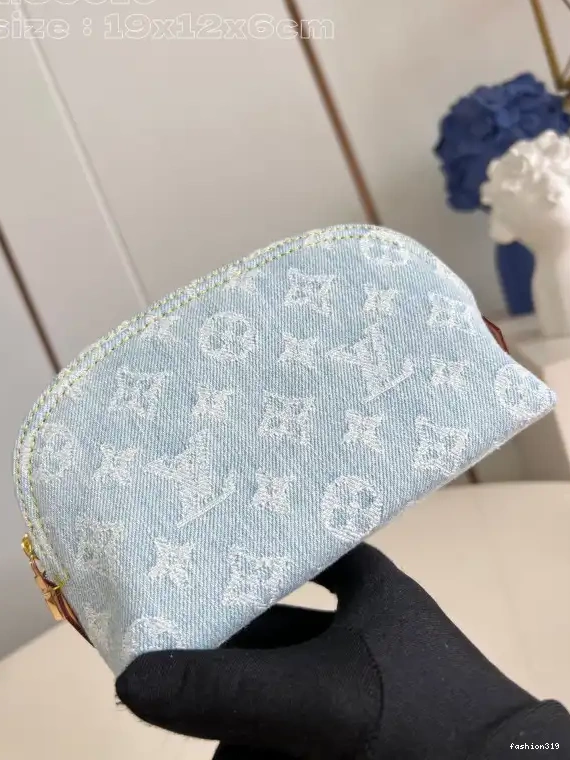Cosmétique PM Vuitton Pochette Louis 0331